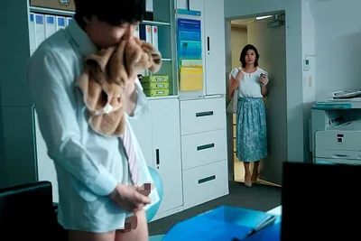 đang móc lồn thì bị vợ của chủ tịch nhìn thấy, nhưng chị ấy thật tâm lý